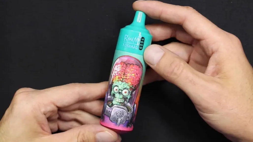 RandM Tornado 9000 Püf: Türkiye’nin Tek Kullanımlık Vape’de Yeni Yıldızı